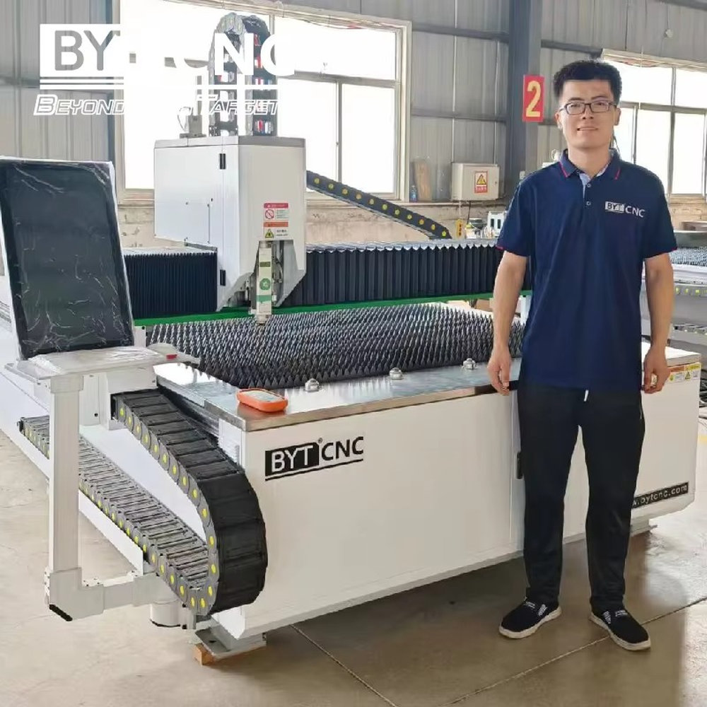 آلة قطع المعادن بالليزر الصناع - مراجعة Industrial Laser Cutter For Metal وسعره