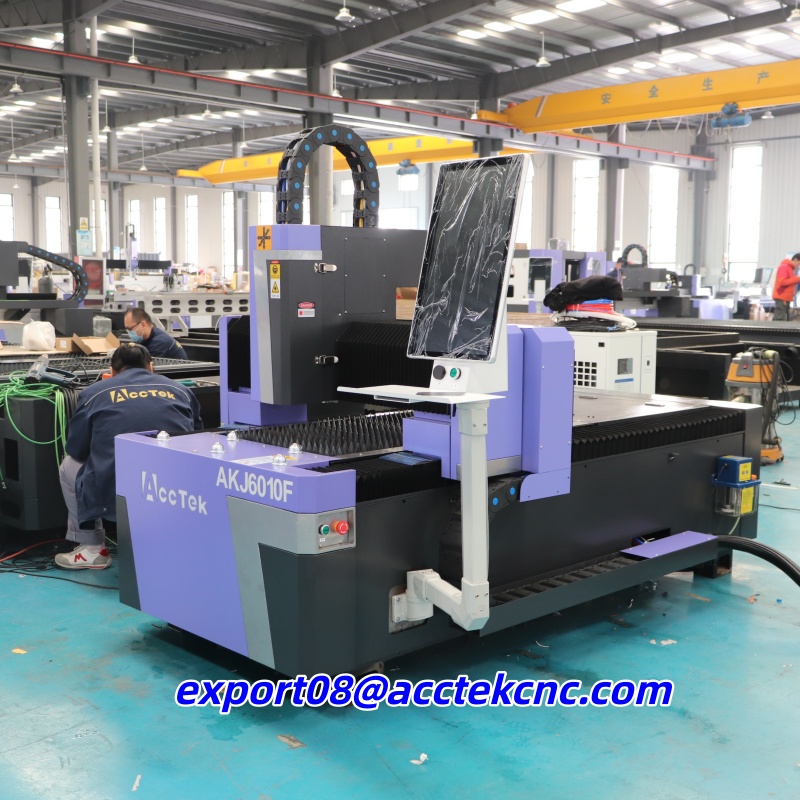 آلة قطع بالليزر الليفي صغيرة ا - مراجعة Industrial Laser Cutter For Metal وسعره
