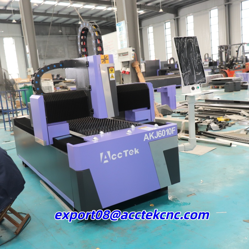 آلة قطع بالليزر الليفي صغيرة ا - مراجعة Industrial Laser Cutter For Metal وسعره
