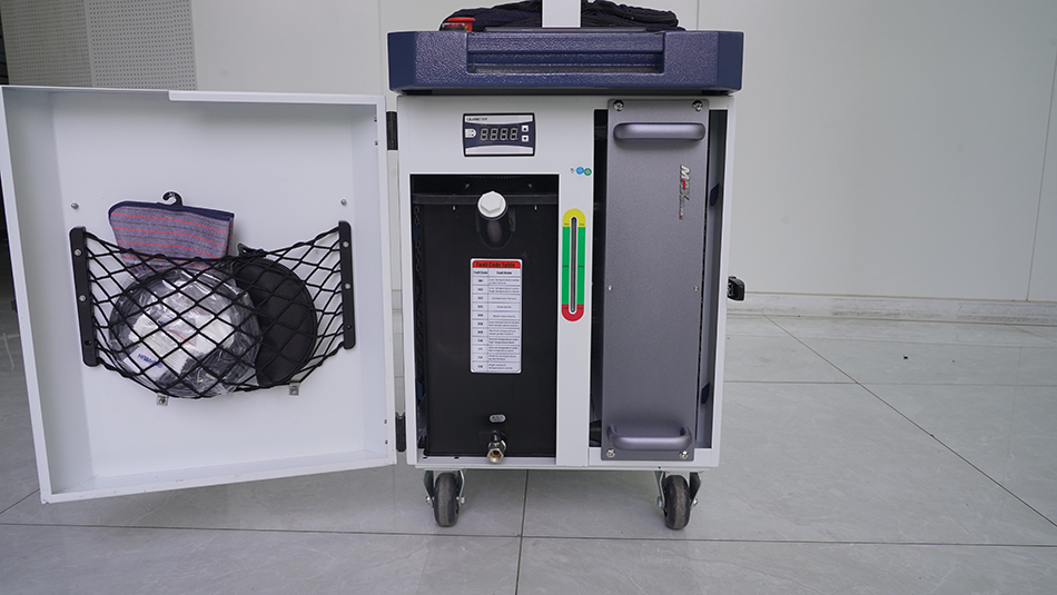 آلة تنظيف بالليزر صناعية للبيع - مراجعة Industrial Laser Removal Machine وسعره