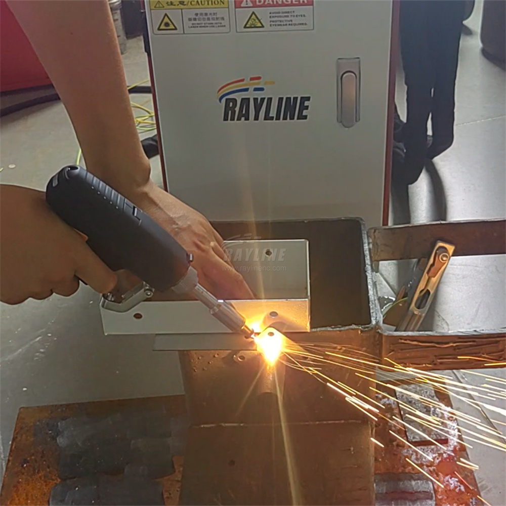 نمط جديد صغير محمول آلة لحام ل - مراجعة Industrial Laser Welding Machine Hand Held وسعره