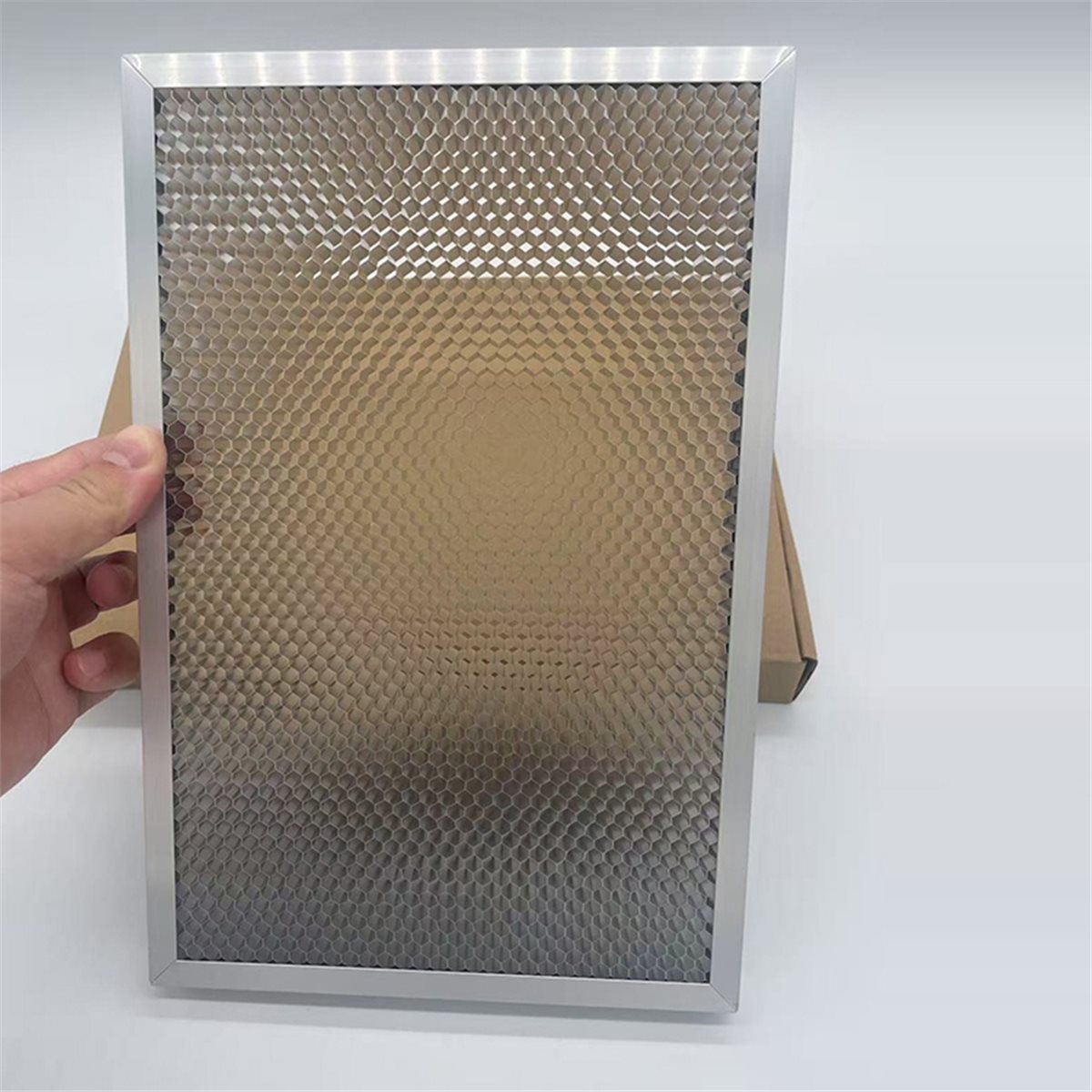 طاولة عمل خلية النحل بالليزر ل - مراجعة Honeycomb Laser Bed وسعره