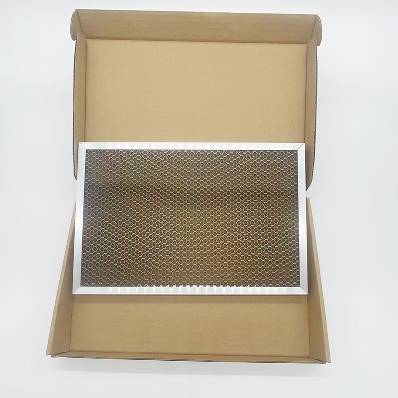 طاولة عمل ليزرية عالمية بتصميم - مراجعة Honeycomb Laser Bed وسعره